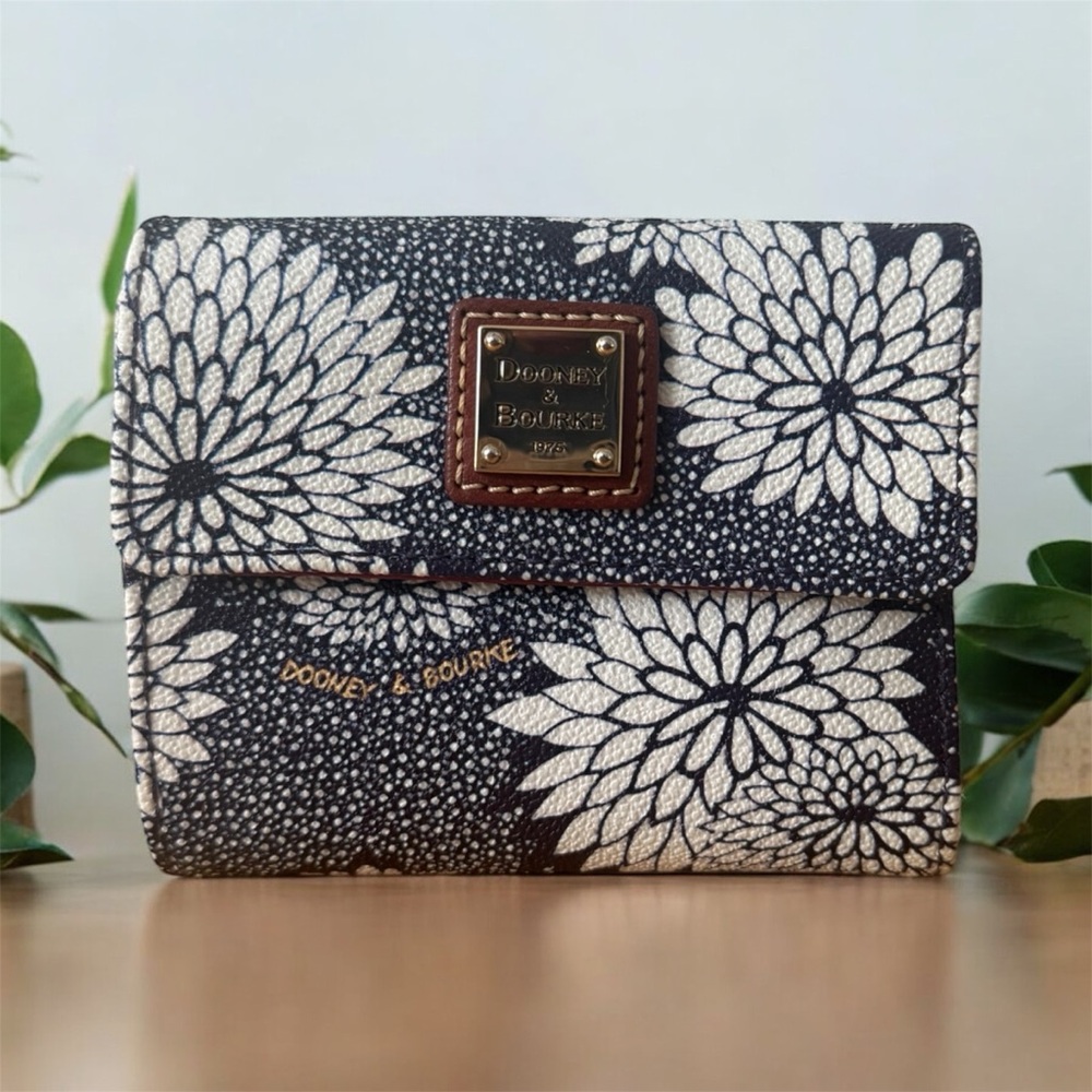 Dooney & Bourke Rare Zinnia Collection Zip Zip Satchel with Matching Wallet - Picture 5 of 7